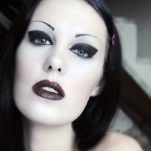 Meet your Posher, Angeleq - Picture 1 of 1